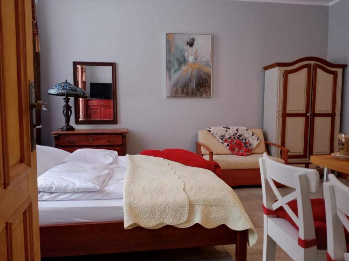Sunny Bear Bed & Breakfast 옐레니아구라 외부 사진