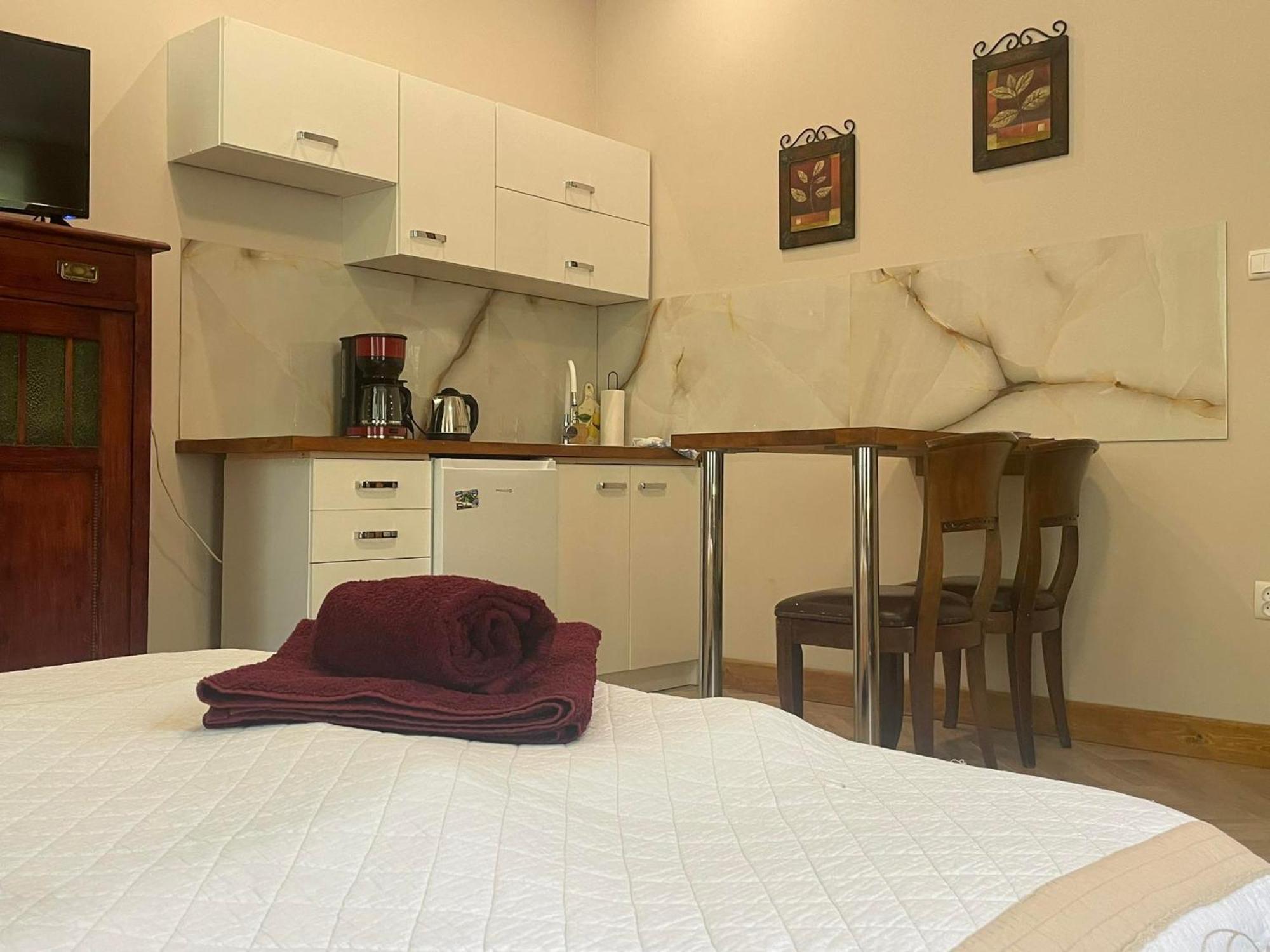 Sunny Bear Bed & Breakfast 옐레니아구라 외부 사진